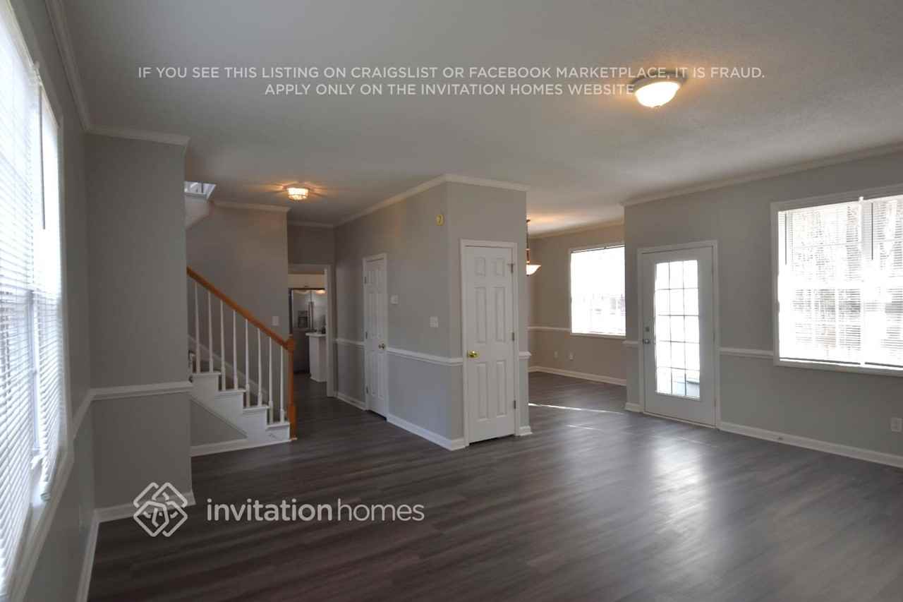 113 Brampton Cir - Photo 3 of 21