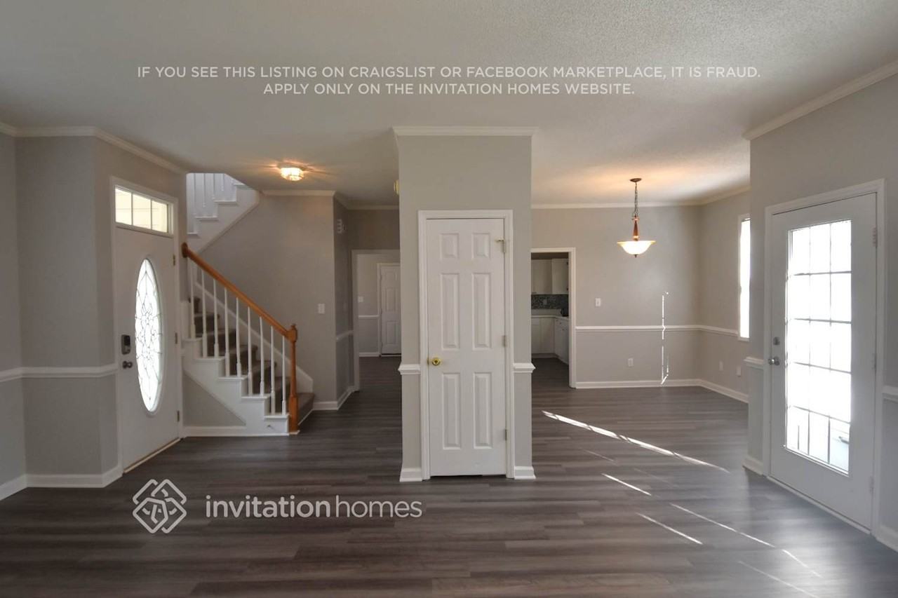 113 Brampton Cir - Photo 4 of 21