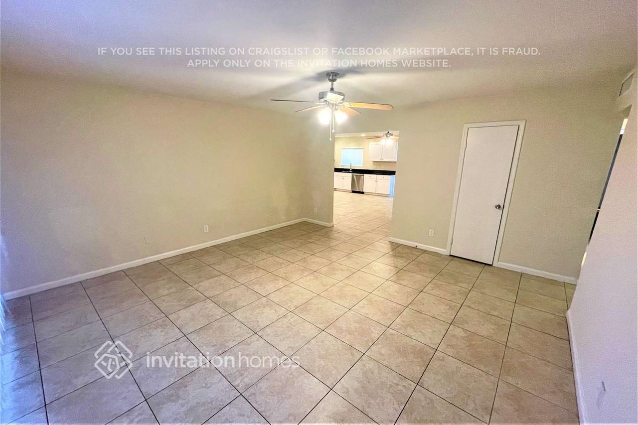 1200 W Loughlin Dr - Photo 3 of 15