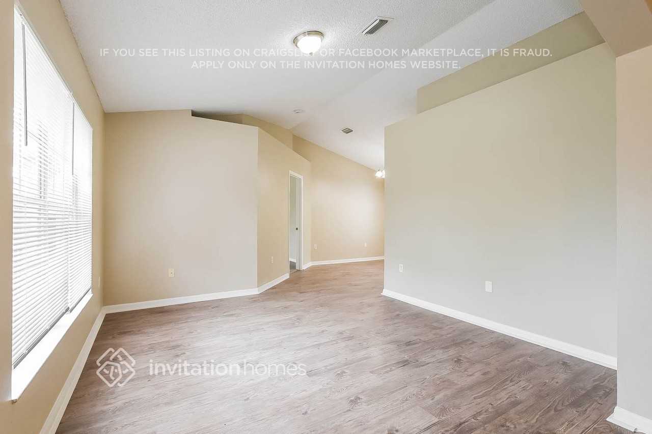 4873 Bridge Rd - Photo 3 of 17