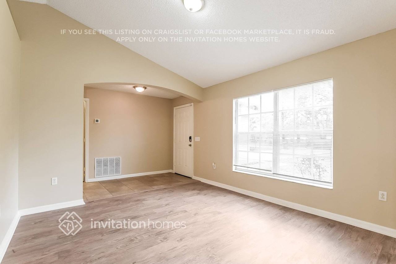 4873 Bridge Rd - Photo 4 of 17