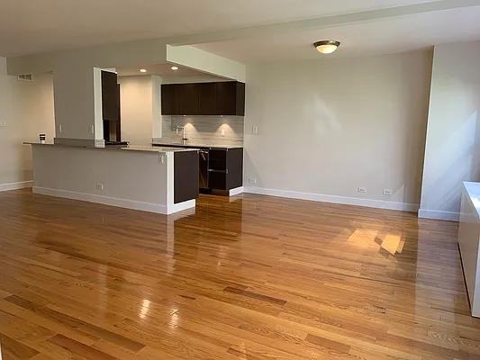 W 89th St #6K - Photo 2 of 20