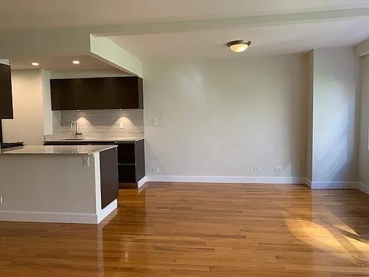 W 89th St #6K - Photo 3 of 20