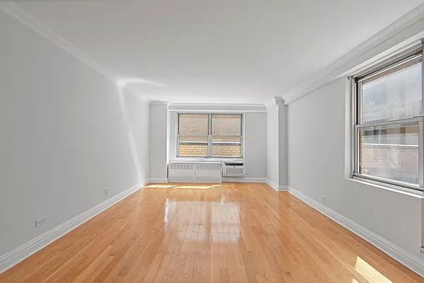 W 89th St #11D - Photo 2 of 8