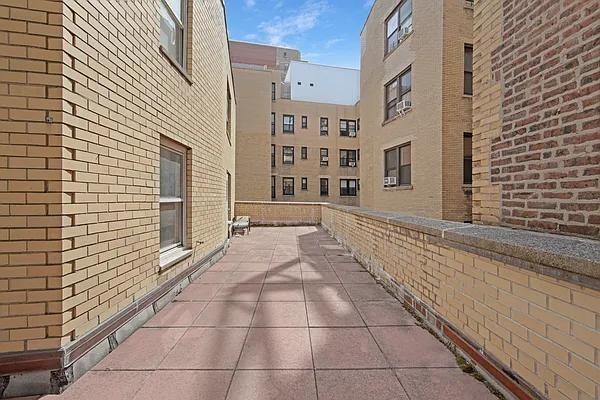 W 89th St #11D - Photo 4 of 8