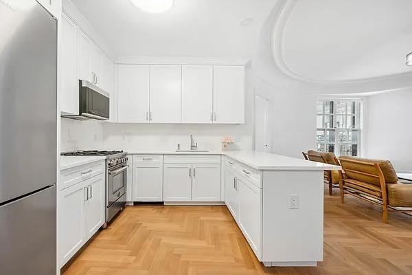 Broadway #11-92 - Photo 3 of 7