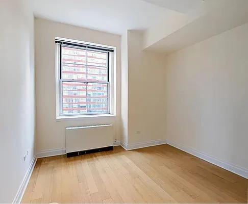 West St #16B - Photo 5 of 8