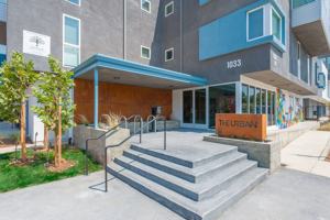 featured image of 1033 W 5th St