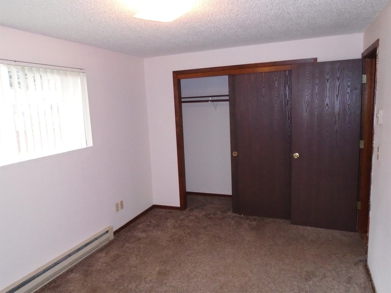 975 N 4th St #1 - Photo 6 of 10