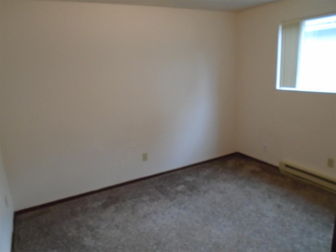 975 N 4th St #1 - Photo 7 of 10