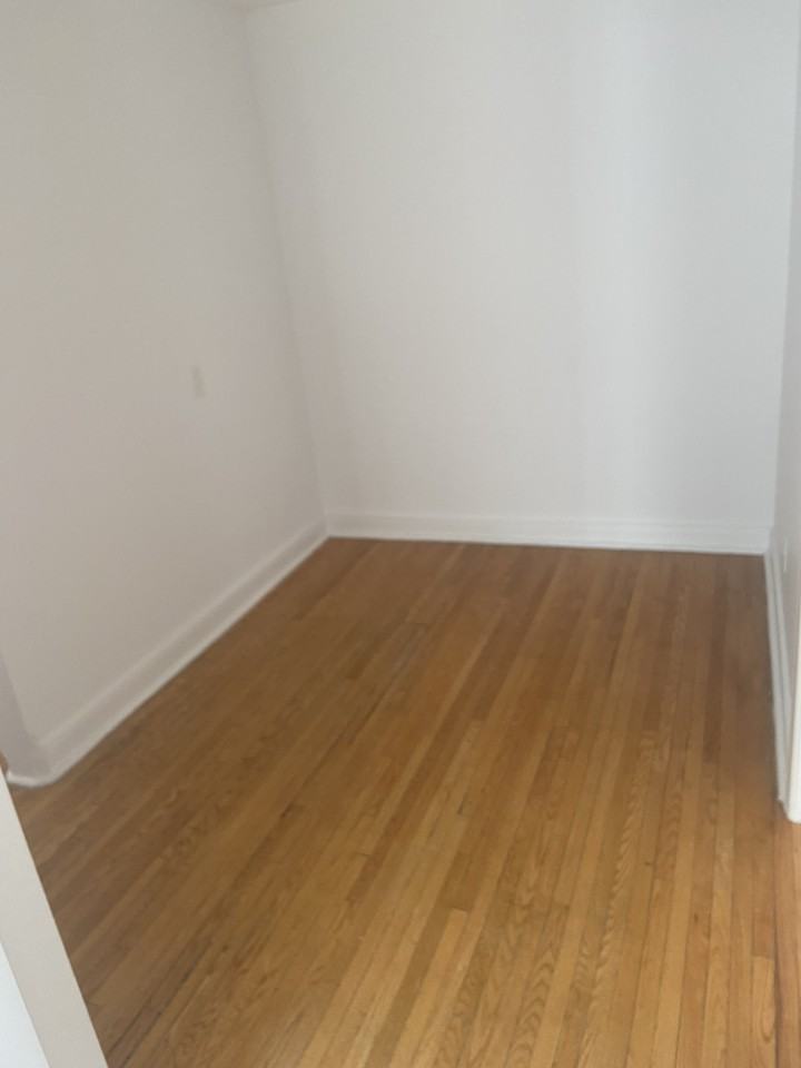 1600 Bathurst - Photo 7 of 10