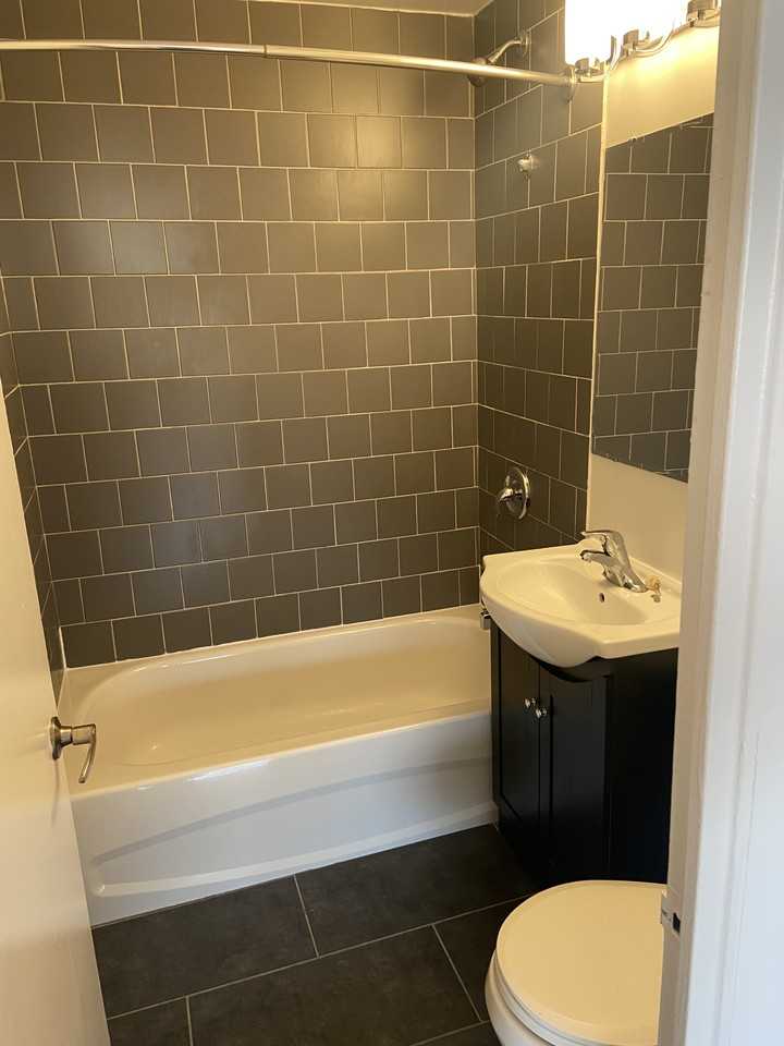 642 Vaughan - Photo 4 of 6