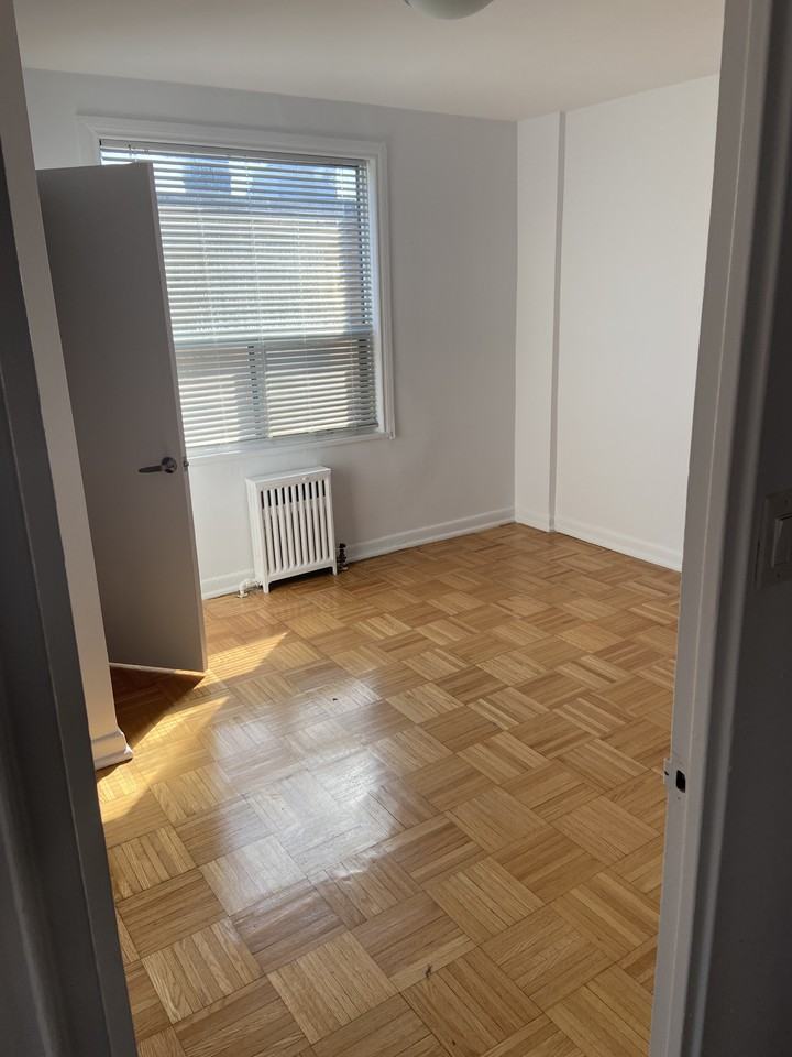 642 Vaughan - Photo 5 of 6