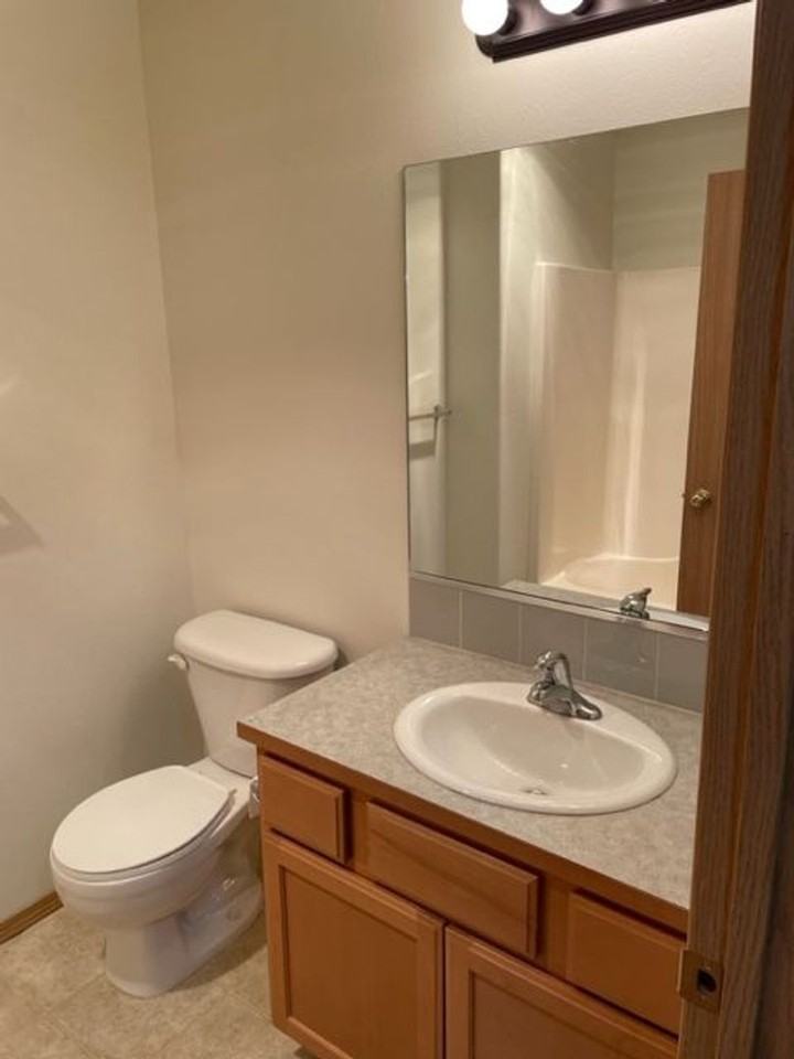 2035 - Photo 5 of 21