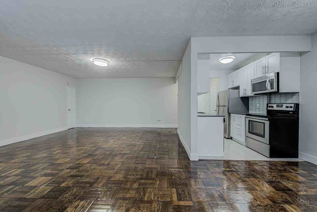 1150/1200 Kingston Road - Photo 4 of 11