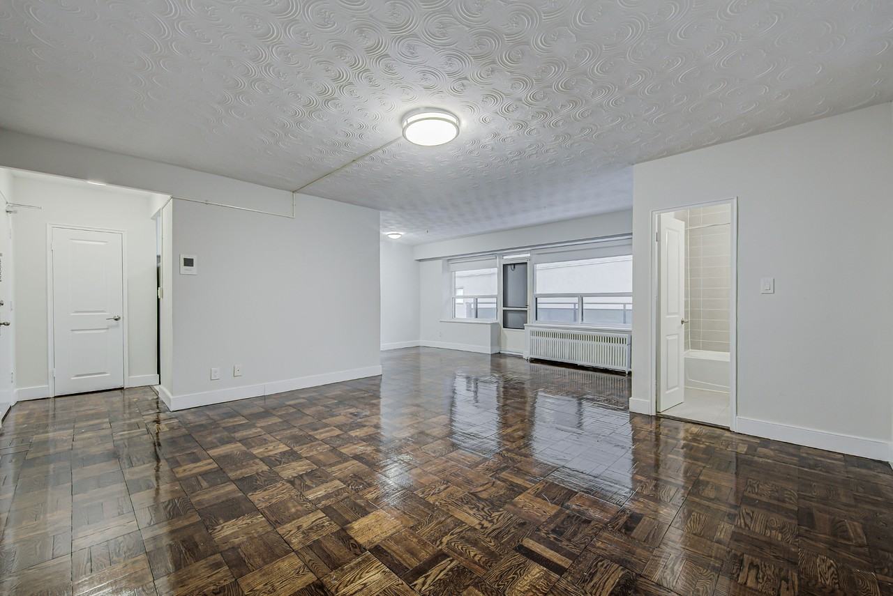 1150/1200 Kingston Road - Photo 5 of 11