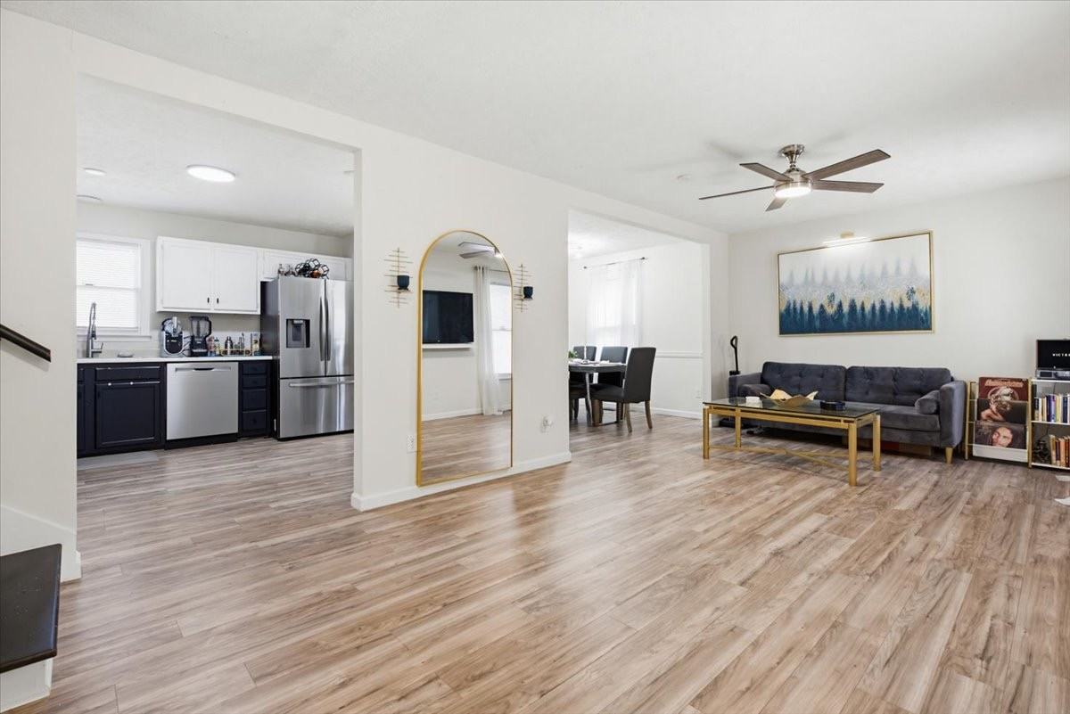 1787 Hampton Oaks Dr - Photo 3 of 20