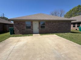 featured image of 812 S Merrill St #1