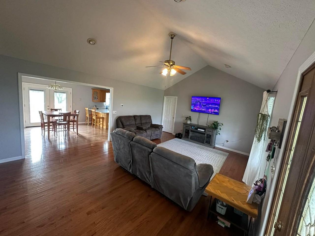 5136 N Long Grove Rd - Photo 3 of 11