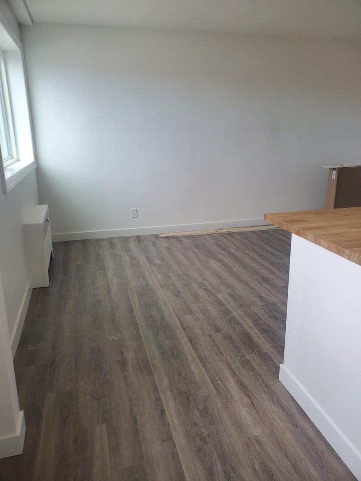 1915 Portage Avenue - Photo 6 of 11