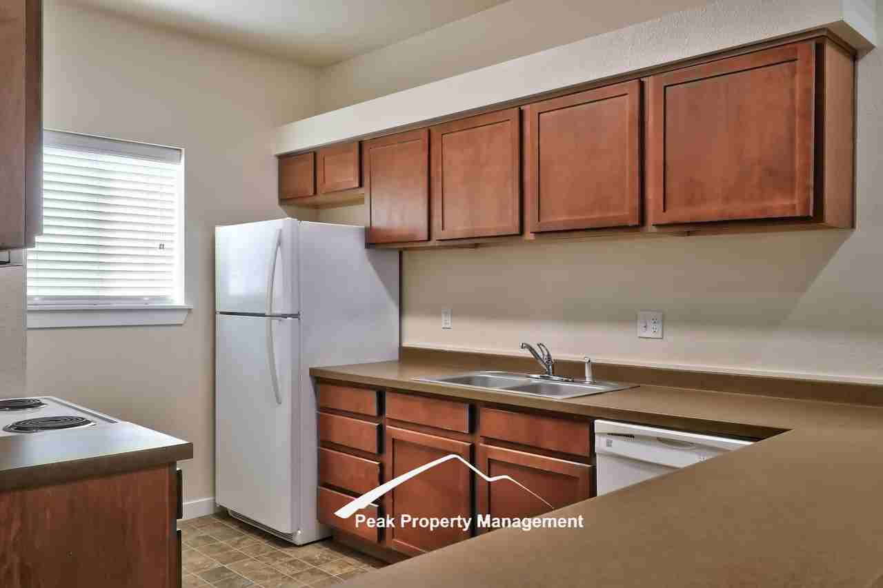 427 1st Ave N - Photo 7 of 29