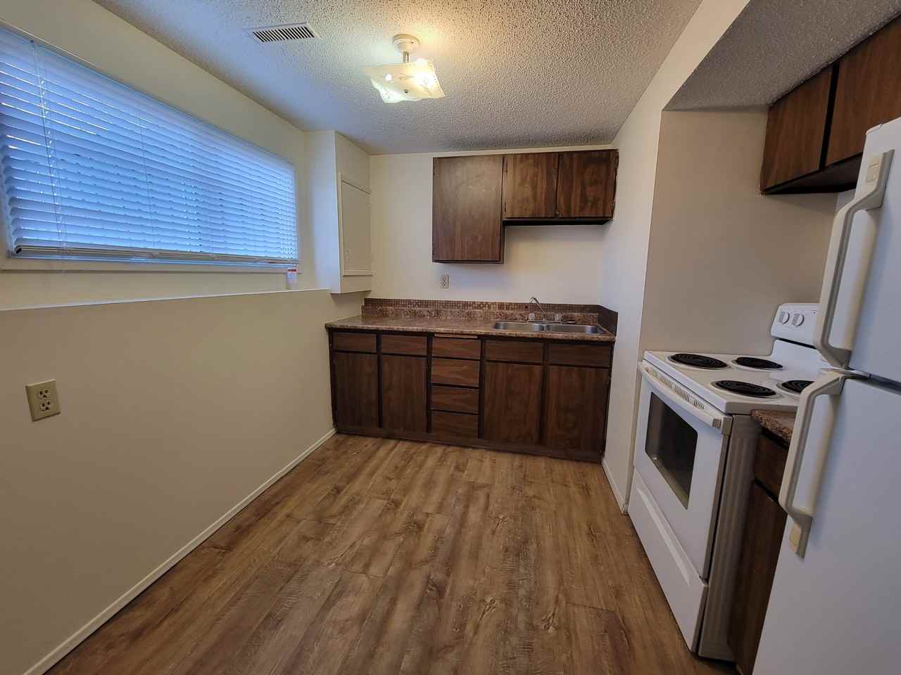 9714B-77 Ave - 9714B - Photo 3 of 9