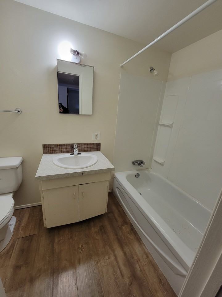 9714B-77 Ave - 9714B - Photo 6 of 9