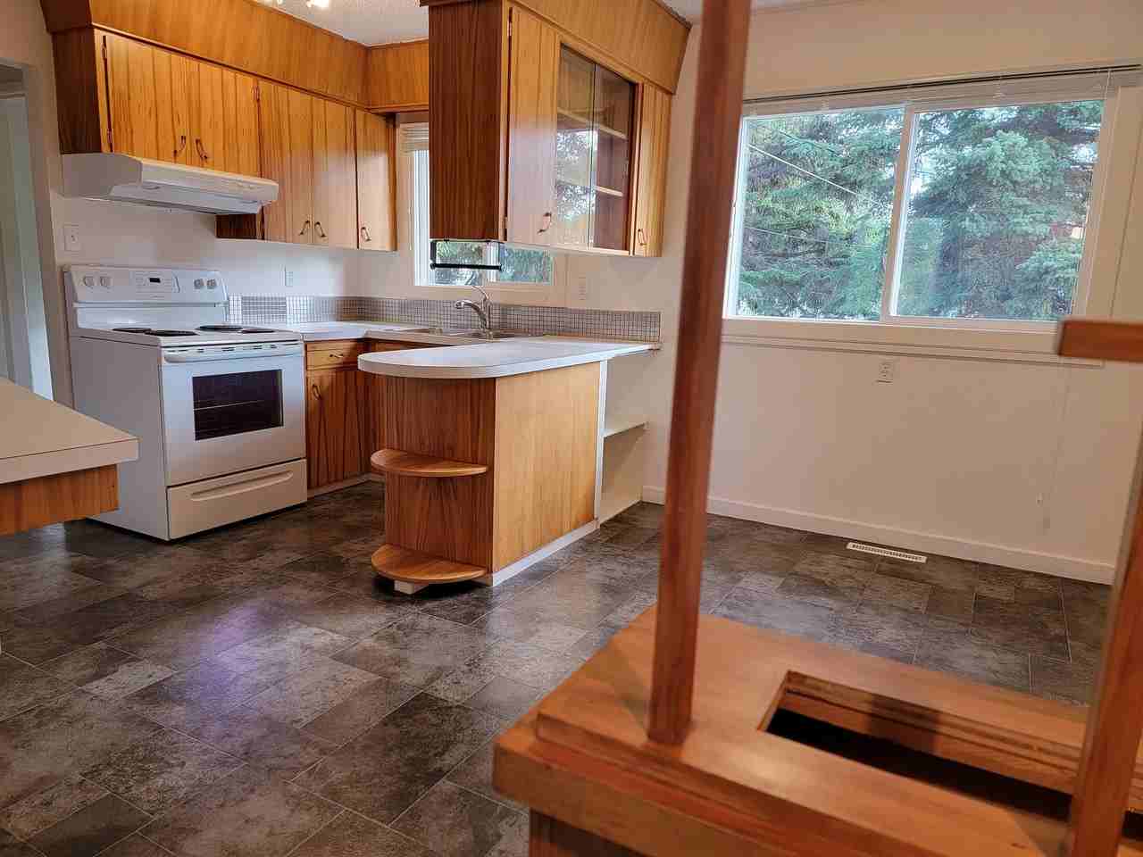 9625 108 Ave - Photo 4 of 10