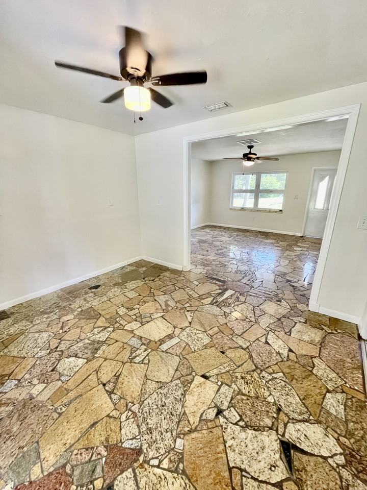 326 Chattanooga Dr #1 - Photo 3 of 18