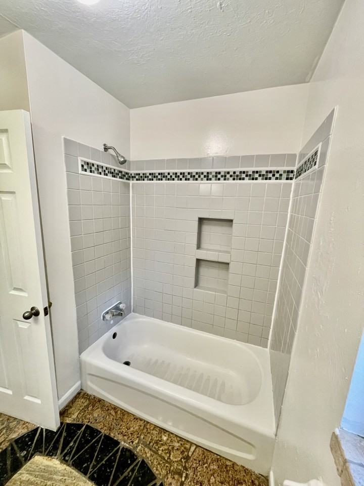 326 Chattanooga Dr #1 - Photo 7 of 18