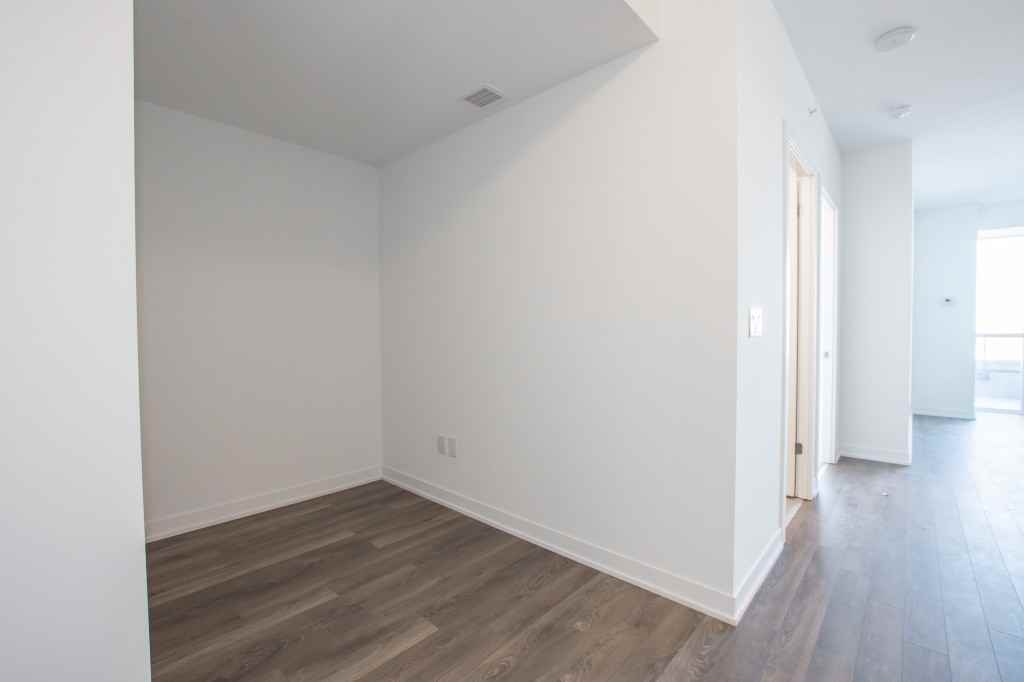 550 North Service Road - 1002 - Photo 2 of 20