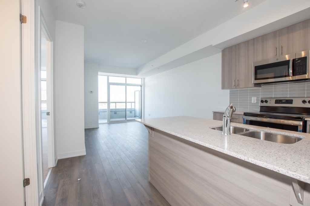 550 North Service Road - 1002 - Photo 3 of 20