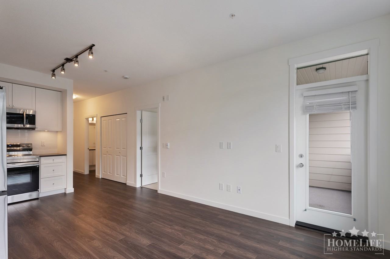 15733 85 Ave - Photo 5 of 20