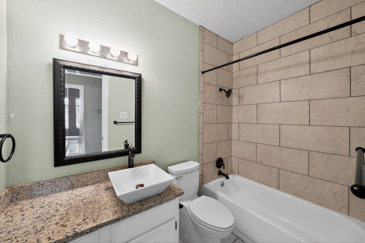 12166 Metric Boulevard 2010 - 2010 #2010 - Photo 6 of 13