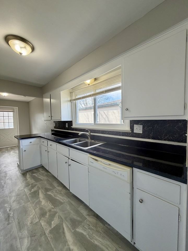 15396 Buck St #1 - Photo 5 of 11