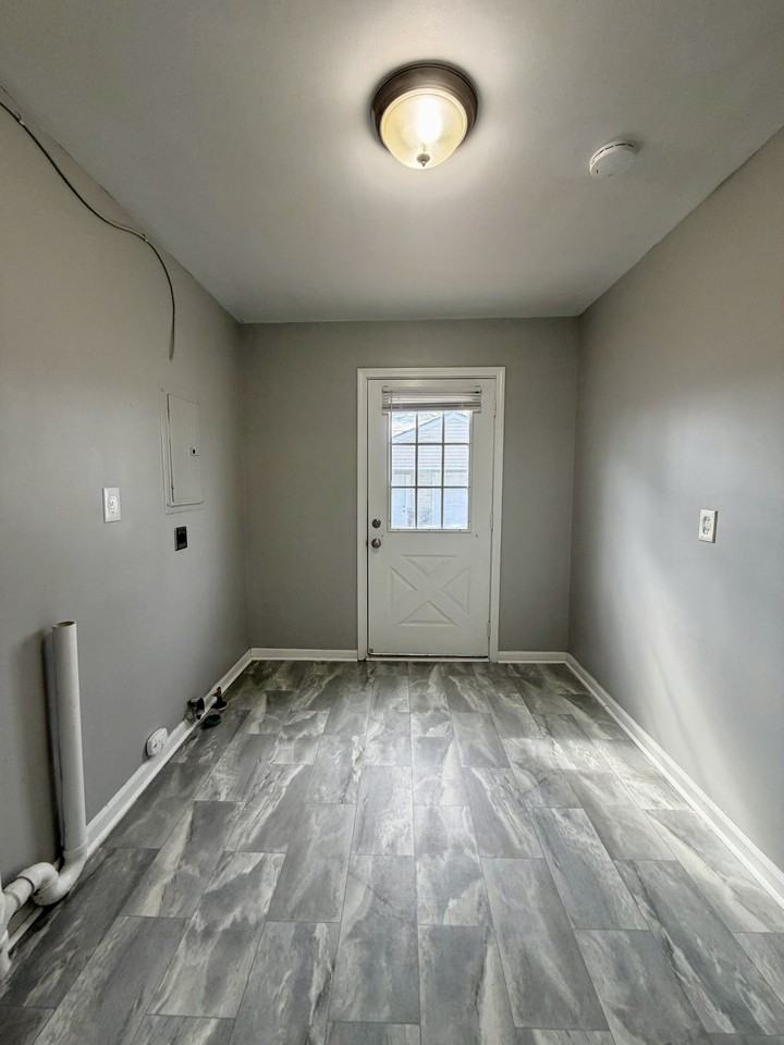 15396 Buck St #1 - Photo 6 of 11