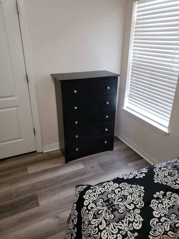 925 W Wilson St #4 - Photo 7 of 11