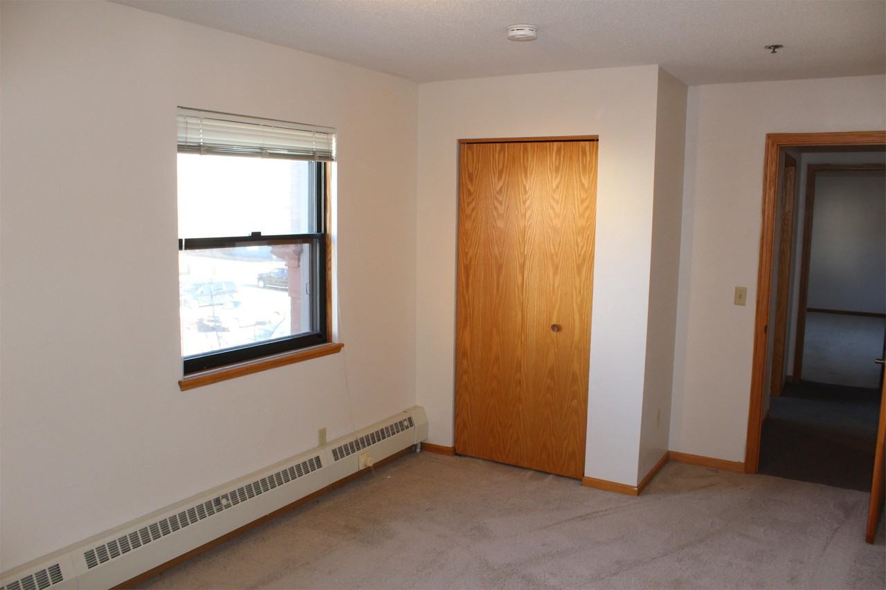 916 E 3rdApartment- 202 #202 - Photo 7 of 17