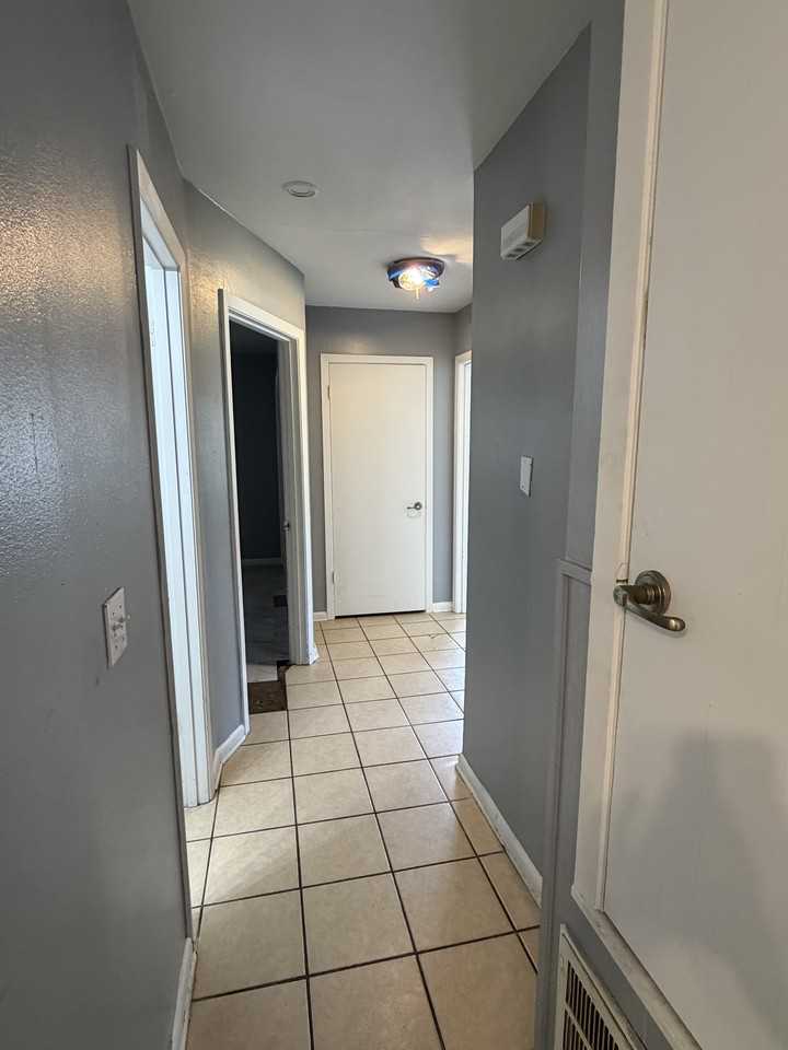 617 Damaka Dr - Photo 7 of 10