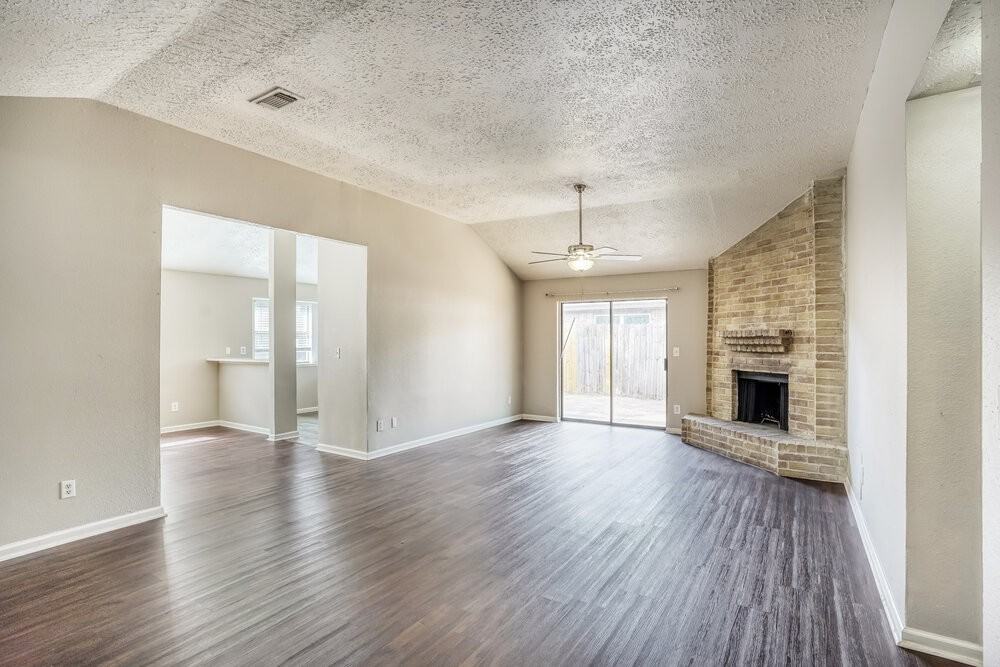 20810 Union Park Dr - Photo 5 of 16