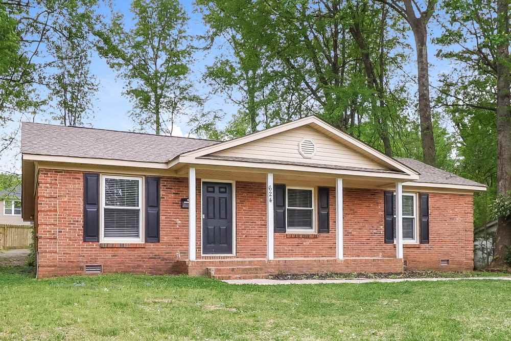 624 Dobson Dr - Photo 3 of 16