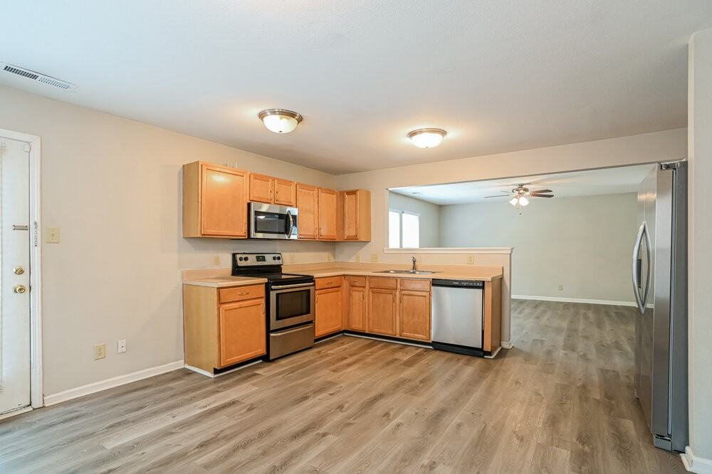 1528 Bray Dr - Photo 7 of 17
