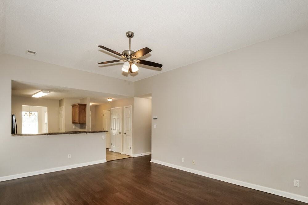 9908 Tremont Dr - Photo 6 of 17