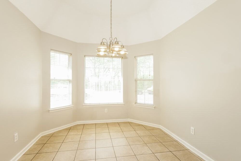 9908 Tremont Dr - Photo 7 of 17