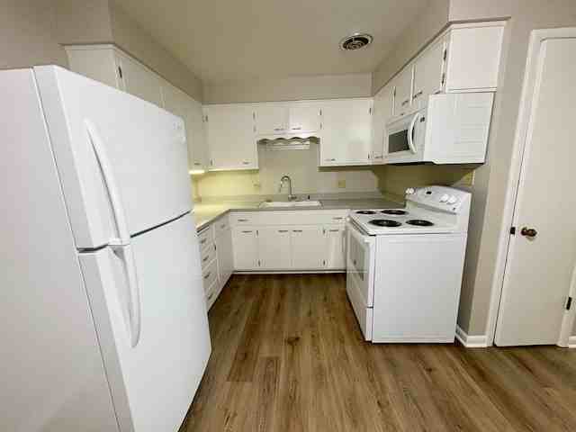 814 Mayfair Ave #814-4 - Photo 2 of 21