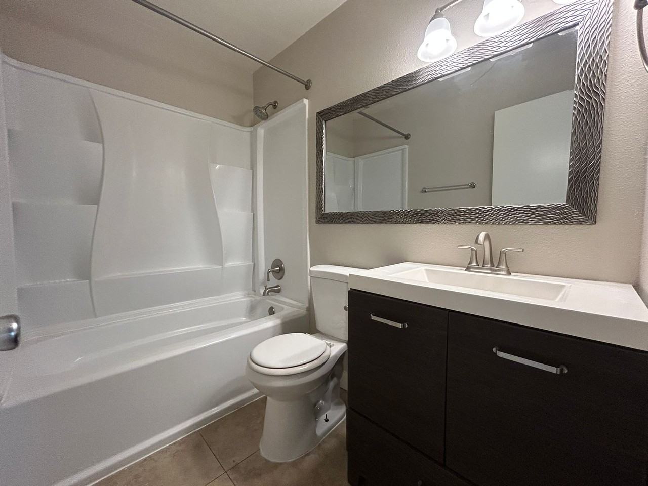 859 S Extension Rd - Photo 4 of 20