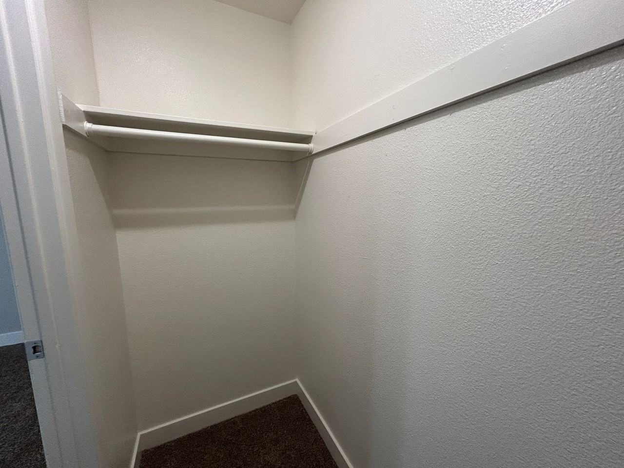 859 S Extension Rd - Photo 5 of 20