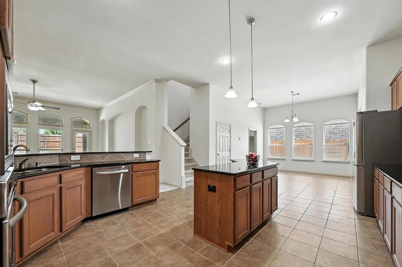 520 Smoke Tree Dr - Photo 5 of 36