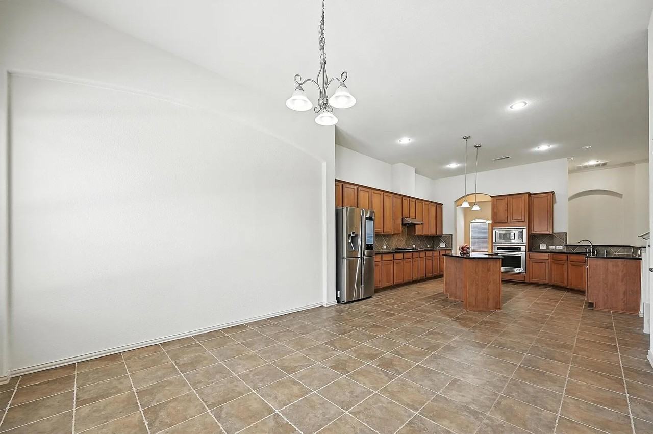 520 Smoke Tree Dr - Photo 7 of 36