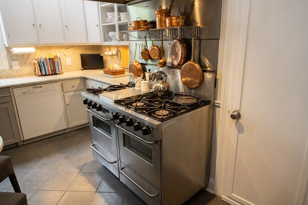 349 W Main St #1 - Photo 5 of 8